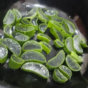 Does aloe vera help with scars? Natural aloe gel for skin healing and acne marks